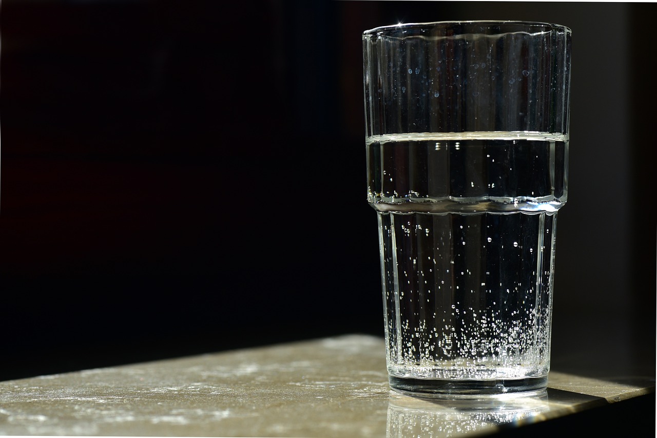 Gesundheit beginnt im Glas: Die Auswirkungen von schlechtem Trinkwasser